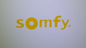 Das Somfy Logo auf der Tahoma Box