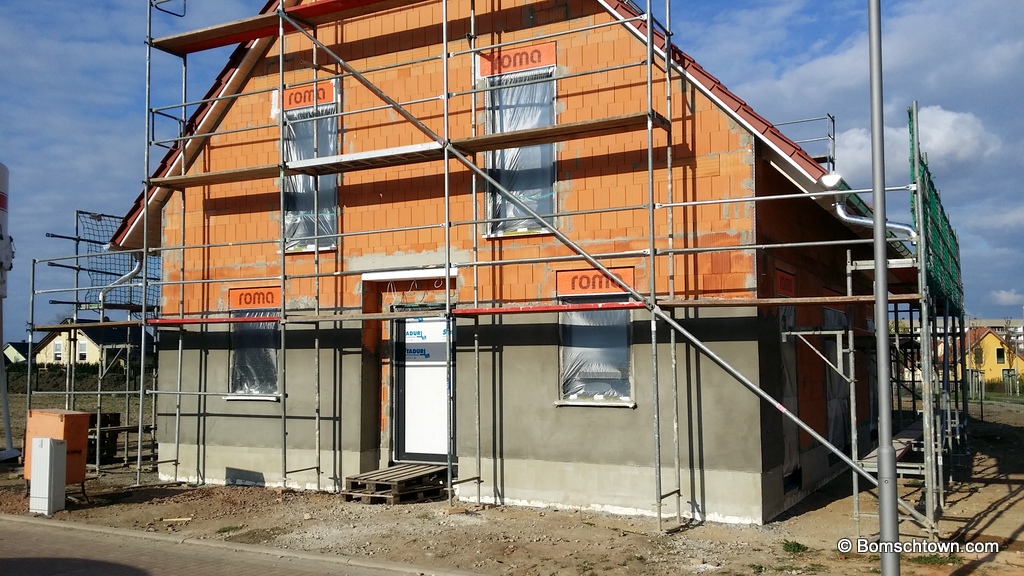 außenputz-tag1-sockel Halbes HAus verputzt