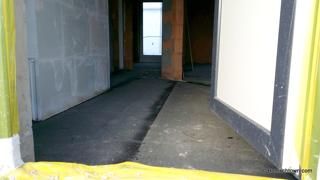 Bitumenschicht im Inneren des Hauses