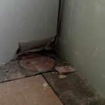 Abflussaussparung in der Dusche