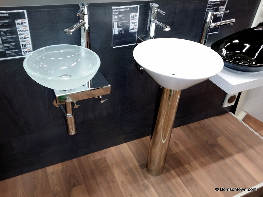 Bad Bemusterung | Update: Fragen › Hausbau in Bomschtown