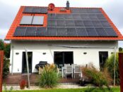 Bomschtown mit Photovoltaik-Anlage