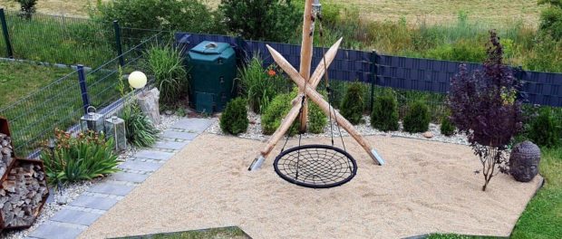selbstbau-einpunktschaukel-garten Einpunktschaukel im privaten Sandkasten